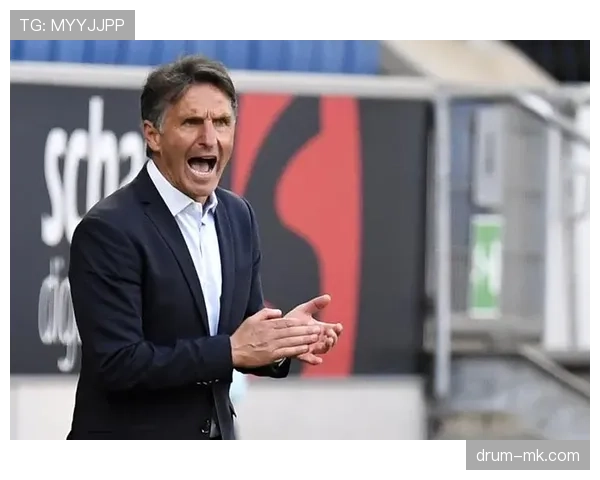 赫塔球队新任主帅上任,期待在新赛季重振雄风与竞争力增强 赫塔球队新任主帅上任,期待在新赛季重振雄风与竞争力增强